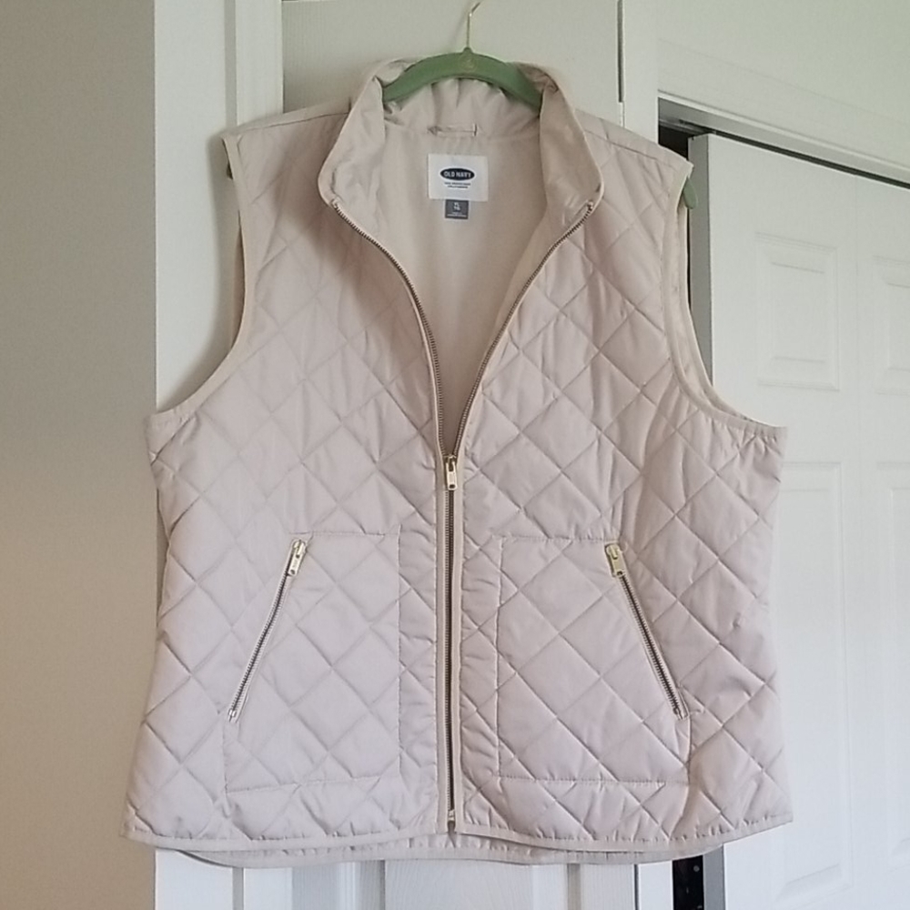 Light-weight quilted vest